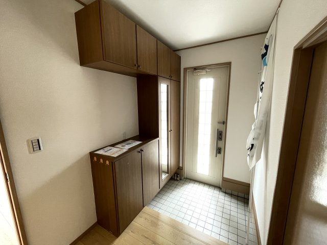 藤岡市藤岡　中古1699の玄関