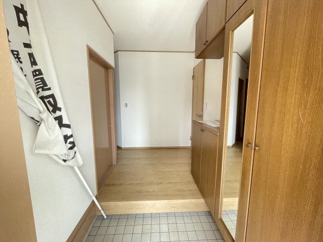 藤岡市藤岡　中古1699の玄関