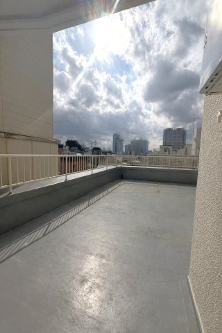 中銀本郷マンシオンのバルコニー
