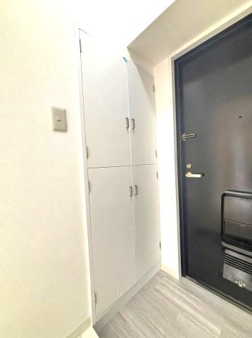 中銀本郷マンシオンの玄関