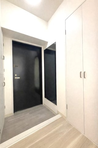 中銀本郷マンシオンの玄関