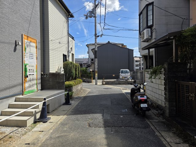 【前面道路含む現地写真】 | 山科区西野岸ノ下町　新築戸建