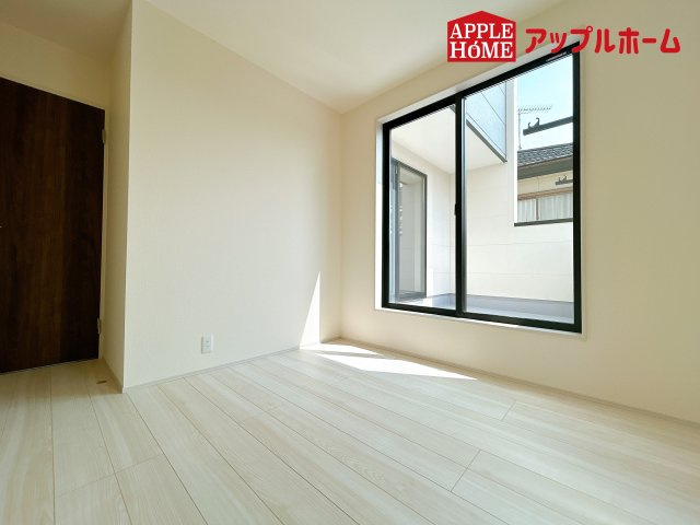 [新築住宅] 鴻巣市鴻巣 第2 全3棟の洋室|２階居室は全室収納あり！たっぷりある収納活用でお部屋もキレイを保てます♪