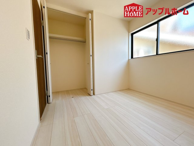 [新築住宅] 鴻巣市鴻巣 第2 全3棟の洋室|２階居室は全室収納あり！たっぷりある収納活用でお部屋もキレイを保てます♪