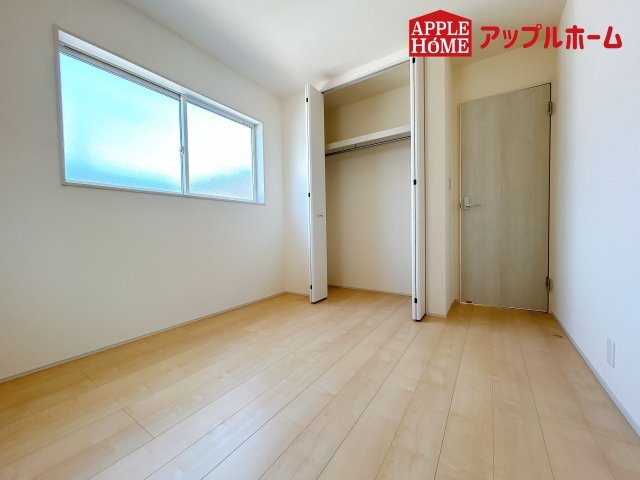 [新築住宅] 鴻巣市鴻巣 第2 全3棟の洋室|２階居室は全室収納あり！たっぷりある収納活用でお部屋もキレイを保てます♪