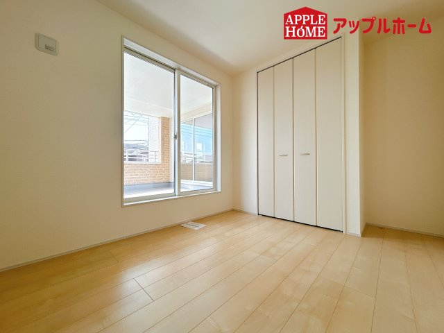 [新築住宅] 鴻巣市鴻巣 第2 全3棟の洋室|２階居室は全室収納あり！たっぷりある収納活用でお部屋もキレイを保てます♪