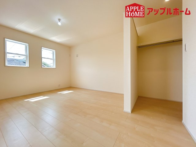 [新築住宅] 鴻巣市鴻巣 第2 全3棟の洋室|２階居室は全室収納あり！たっぷりある収納活用でお部屋もキレイを保てます♪