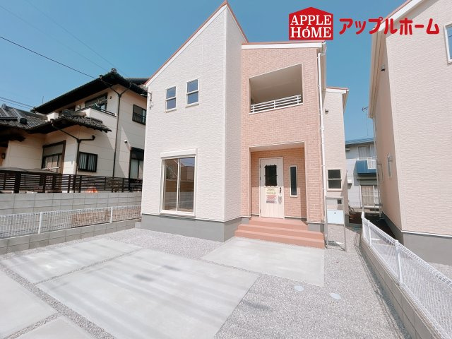 [新築住宅] 鴻巣市鴻巣 第2 全3棟の外観|資料請求、お電話でのお問合せ、いつでも丁寧に対応させていただきます！不動産業界のプロフェッショナルが集う弊社にぜひ一度ご相談ください！