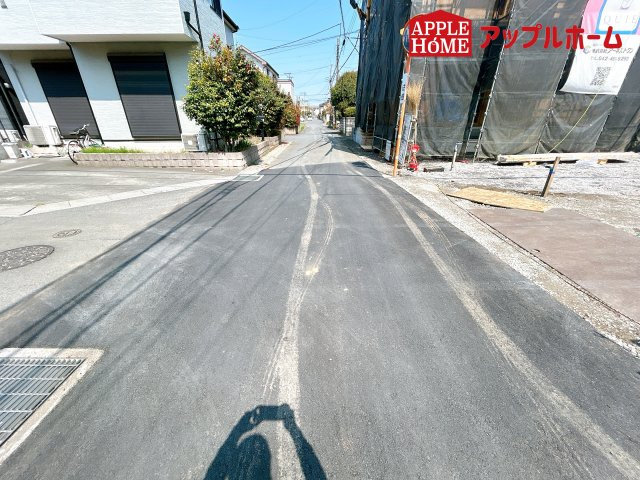 [新築住宅] 鴻巣市鴻巣 第1 全3棟の前面道路含む現地写真