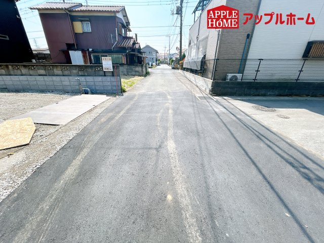 [新築住宅] 鴻巣市鴻巣 第1 全3棟の前面道路含む現地写真
