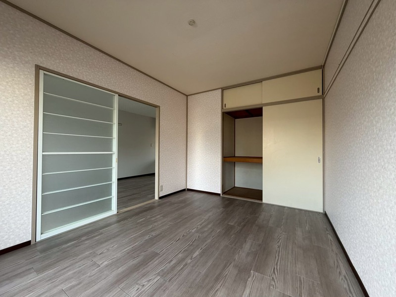 ハイツ旗崎の内装|明るい室内です
