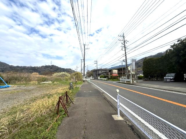 資材置場など　建築不可　更地の周辺|前面道路
