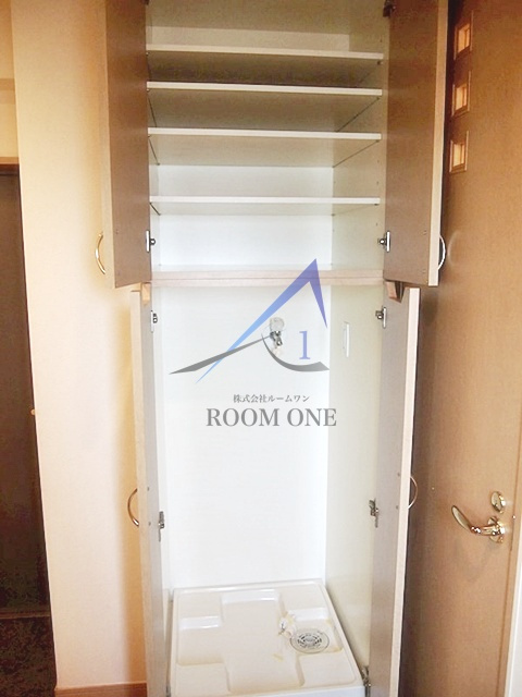 ルーブル西五反田弐番館の設備|洗濯機置き場です。