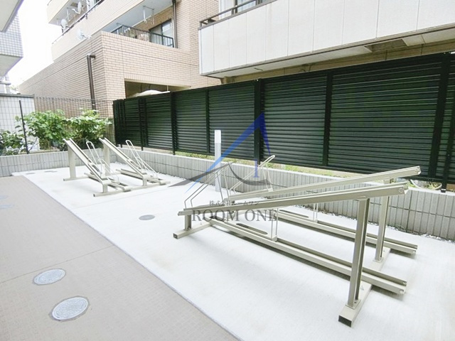 リブリ・鶴見市場