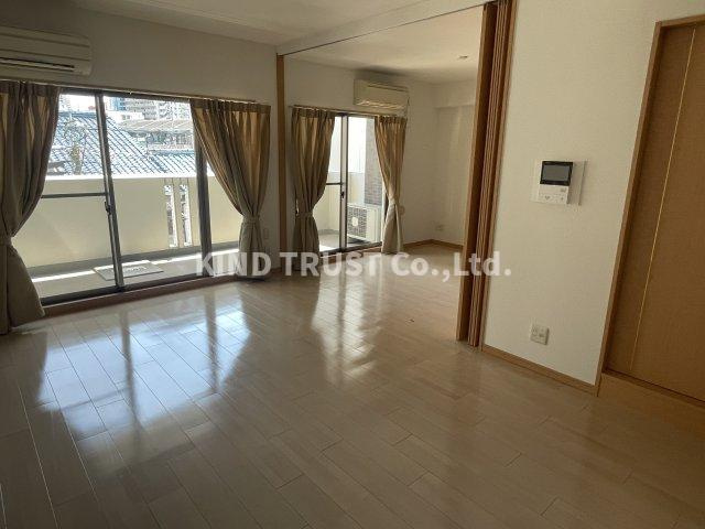 アドバンテージ天神橋の居間・リビング|おしゃれな居間です