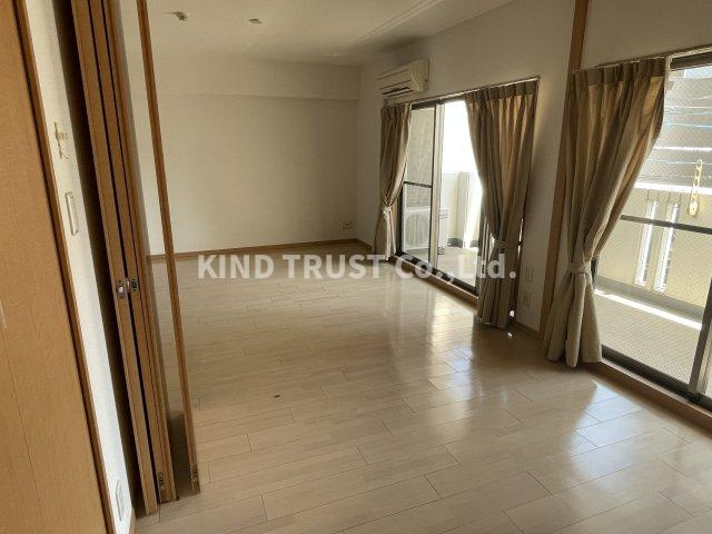 アドバンテージ天神橋の居間・リビング|使いやすいリビングです