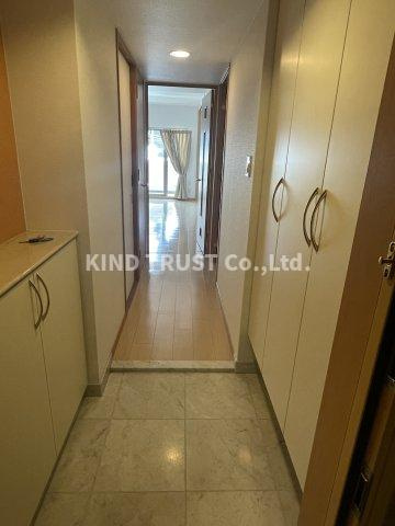 アドバンテージ天神橋の玄関|明るい玄関です