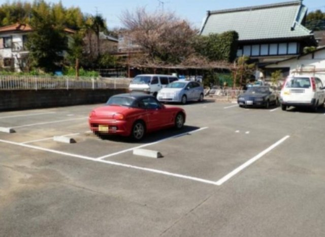 【駐車場】