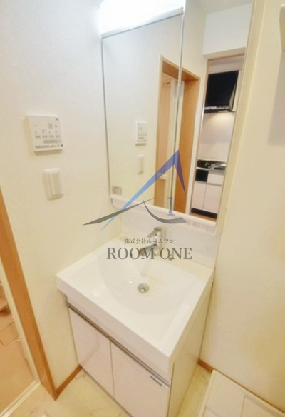 REGALEST谷塚の洗面所|洗面台です。