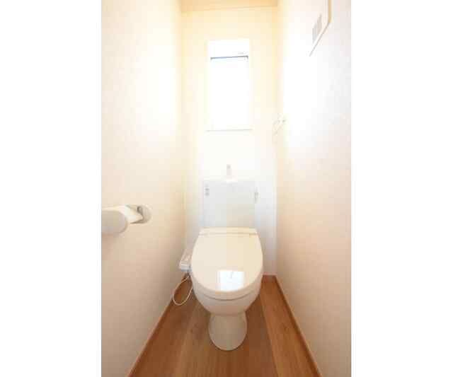 宝町１丁目戸建のトイレ