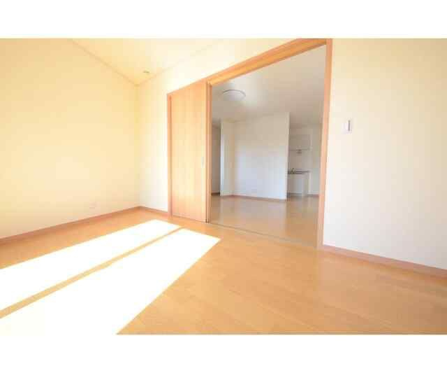 宝町１丁目戸建の居間・リビング