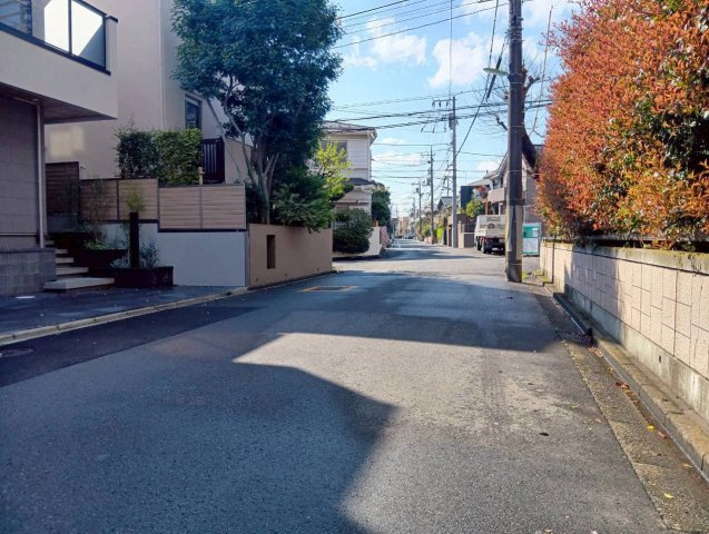 世田谷区玉川　完成デザイナーズ住宅の前面道路含む現地写真