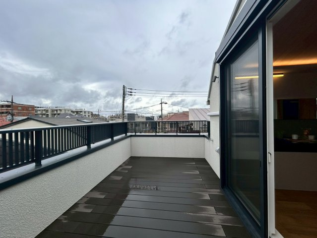 世田谷区玉川　完成デザイナーズ住宅のバルコニー|2026.04.10撮影　3Fルーフバルコニー
