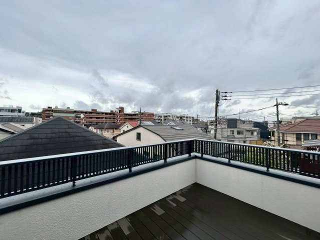 世田谷区玉川　完成デザイナーズ住宅のバルコニー|2026.04.10撮影　ルーフバルコニー