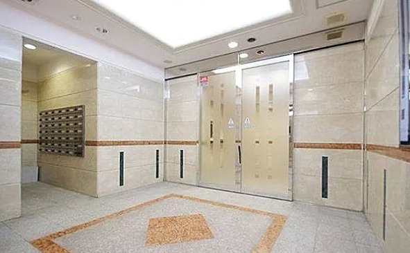 ドルフ後楽園ステーションフロントのエントランス