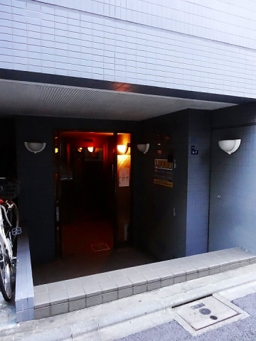 アベニール曙橋のエントランス|エントランス