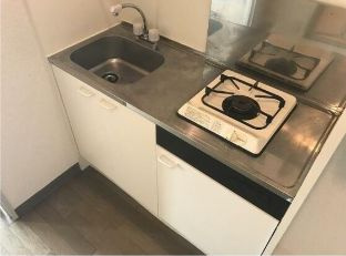 アベニール曙橋のキッチン|マナ板が置けるスペースのあるガスキッチン☆(同一仕様写真)