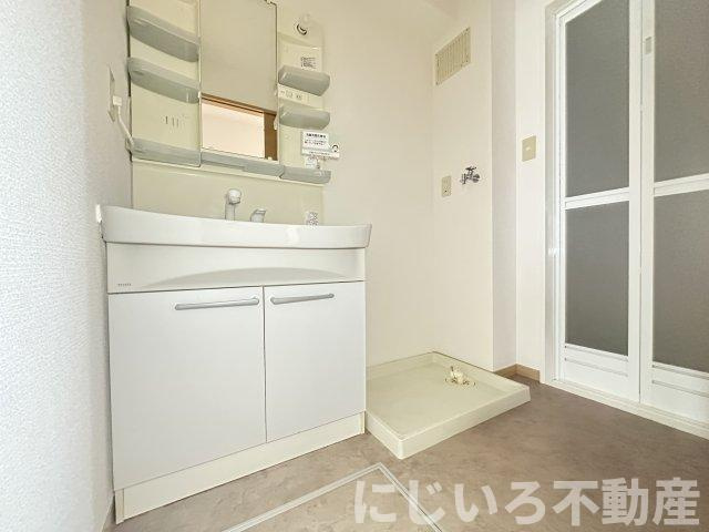 コート・セジュールなかがわの洗面所