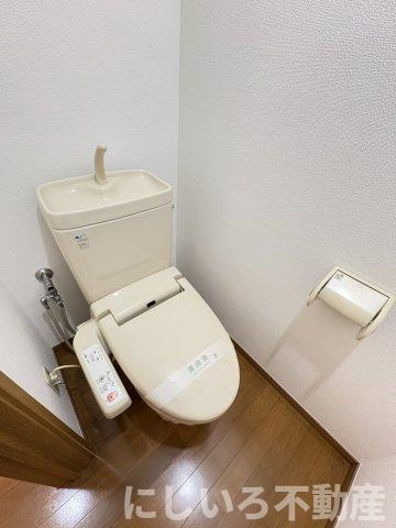 ヨーロピアンシャレ―芝Bのトイレ