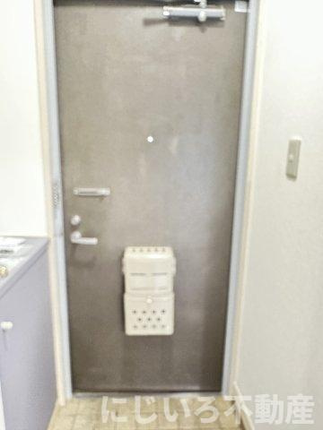 ベルヌーブ北浜ハイツの玄関