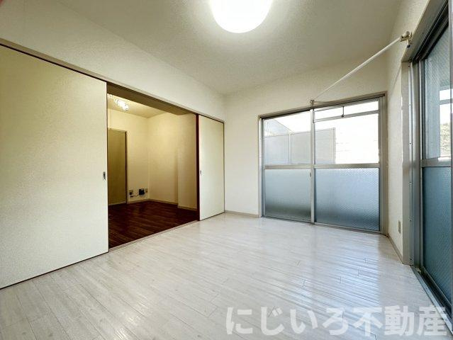 ベルヌーブ北浜ハイツの寝室
