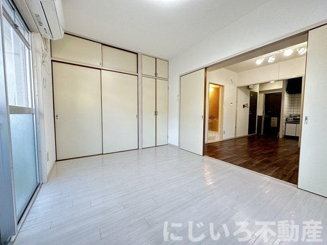 ベルヌーブ北浜ハイツの寝室