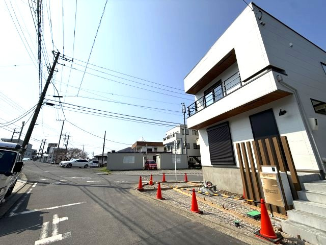 海見え！バス停徒歩1分　陽当良好の前面道路含む現地写真|前面道路