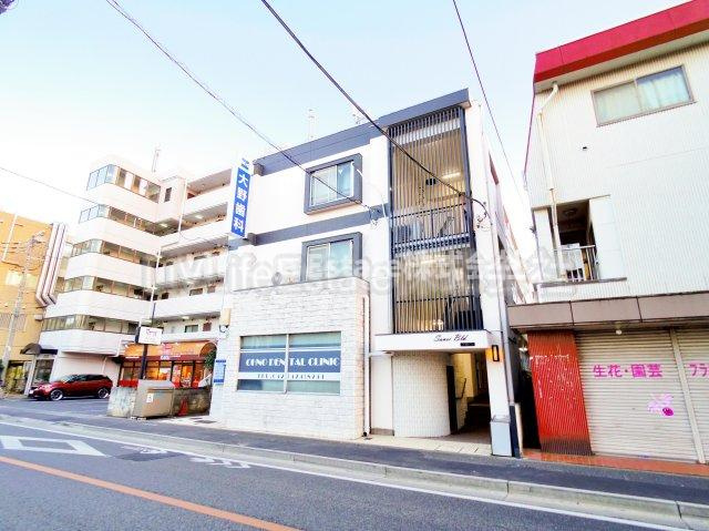 三栄ビルの外観