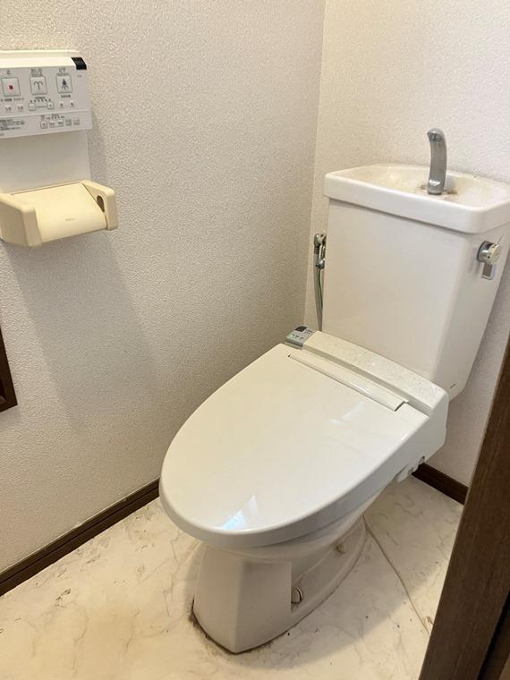 三沢戸建のトイレ