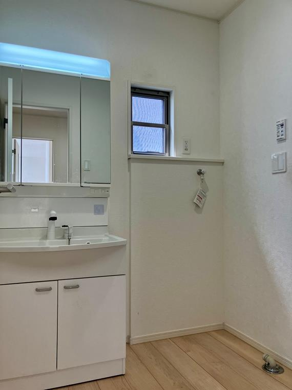 星久喜町戸建の洗面所