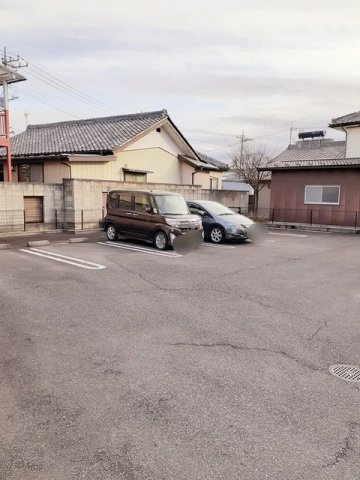 ノースチェスナットの駐車場