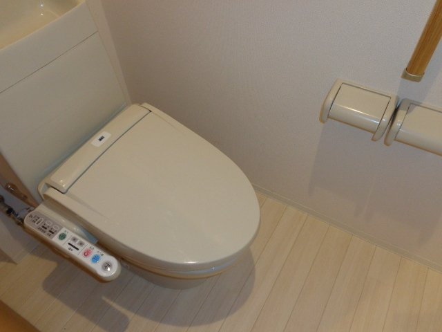 コンフォート・レジデンス響のトイレ|シャワー付トイレ