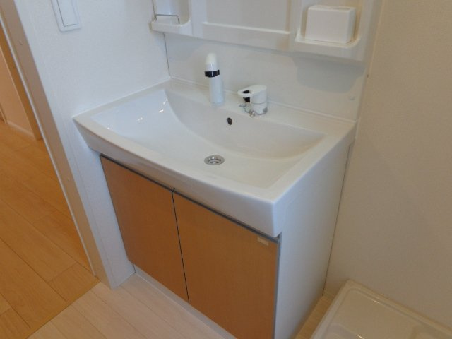 コンフォート・レジデンス響の洗面所|洗髪洗面化粧台