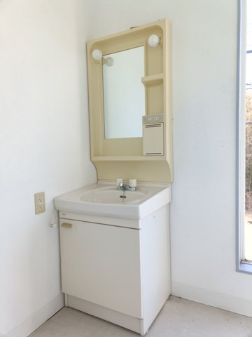 神栖市奥野谷カトレア海岸通り店2階の独立洗面台