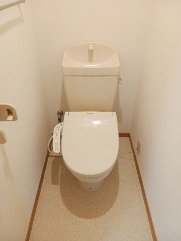 クレーデレ　ドーノ　ヨッシーⅠのトイレ|コンパクトで使いやすいトイレです