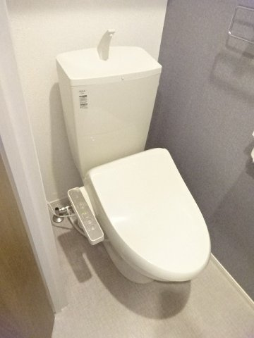 コンフォルターブルⅥのトイレ|落ち着いた色調のトイレです