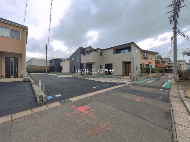 仲介手数料無料）春日井市坂下町二丁目第２・１号棟の前面道路含む現地写真|前面道路含む現地写真です