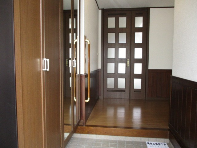 香芝市旭ケ丘５丁目の一戸建ての玄関