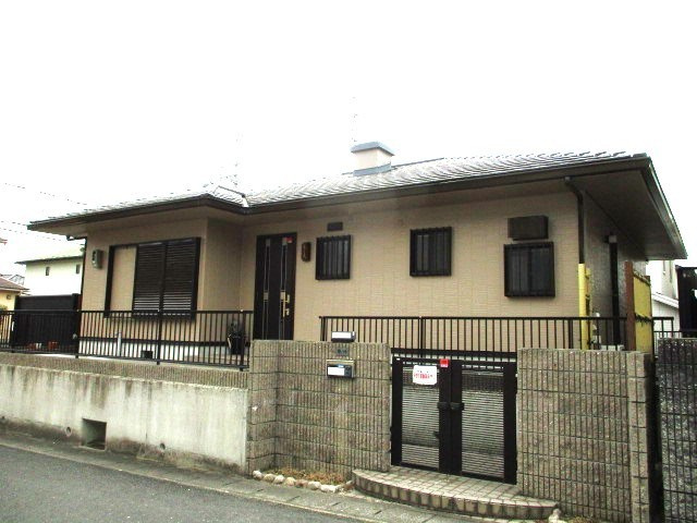 香芝市旭ケ丘５丁目の一戸建て