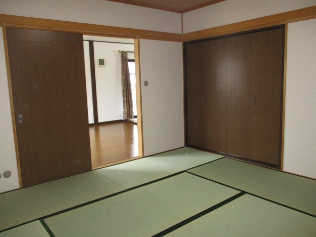 香芝市旭ケ丘５丁目の一戸建ての居間・リビング